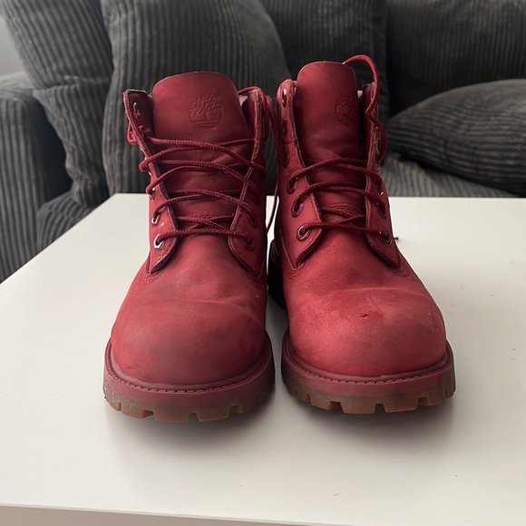 Red Timberland boots. Perfect for outdoors! - Picture 2 of 4